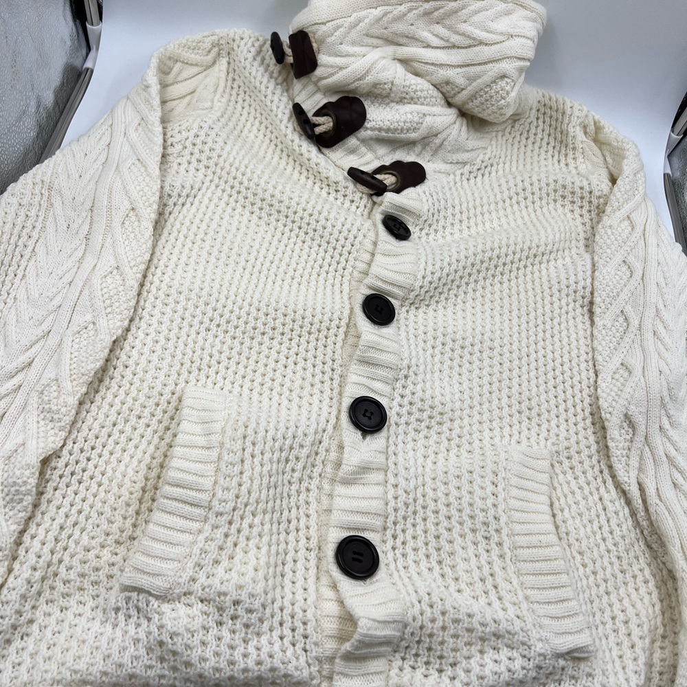 Cream toggle button, high collared men’s sweater